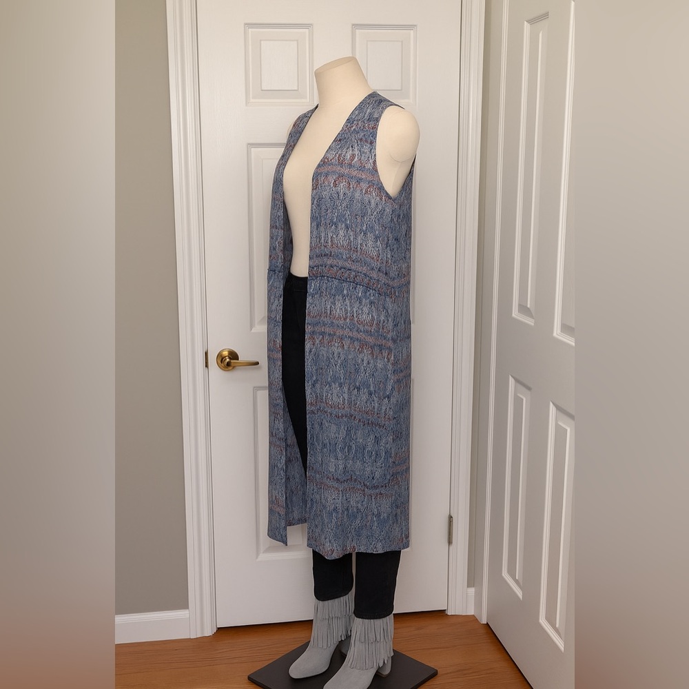 Never worn! Great for spring and summer!